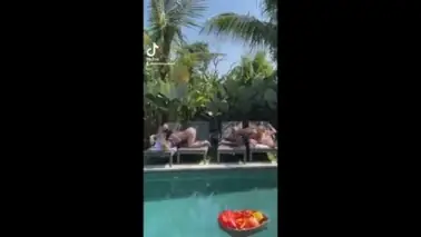 Keseharian Di Villa Bali Ngentot Sepuasnya Becek Banjir poster
