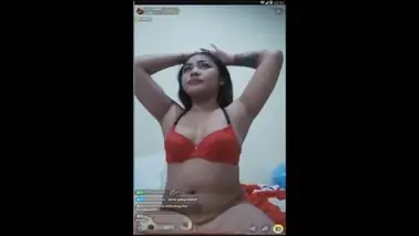 Ngentot Cewek Sekelas di Toilet Umum Lumer Asyik poster